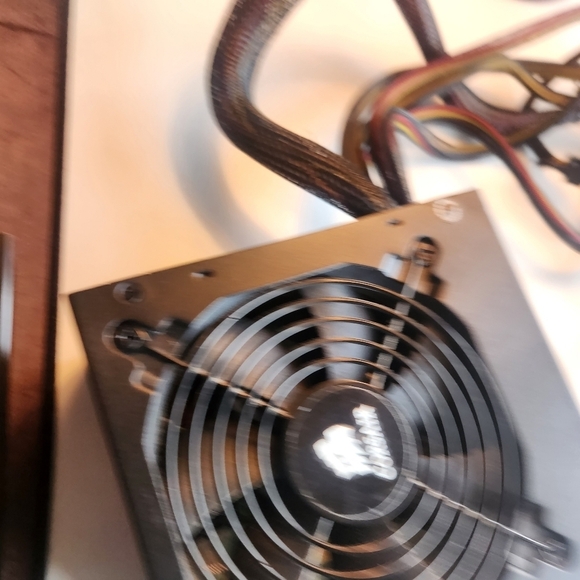 CORSAIR CX Series CX430, 430 Watt, 80+ Bronze Certified Non Modular Power Supply - Picture 5 of 5